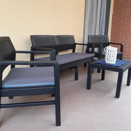 Olimpia Apartment City Center Салерно Екстериор снимка