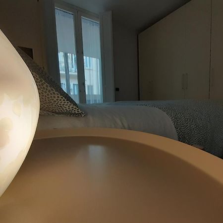 Olimpia Apartment City Center Салерно Екстериор снимка