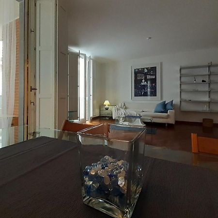 Olimpia Apartment City Center Салерно Екстериор снимка