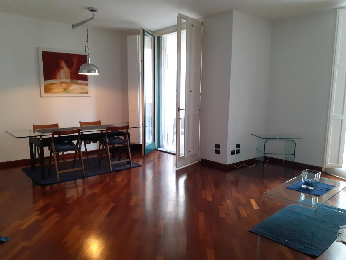 Olimpia Apartment City Center Салерно Екстериор снимка