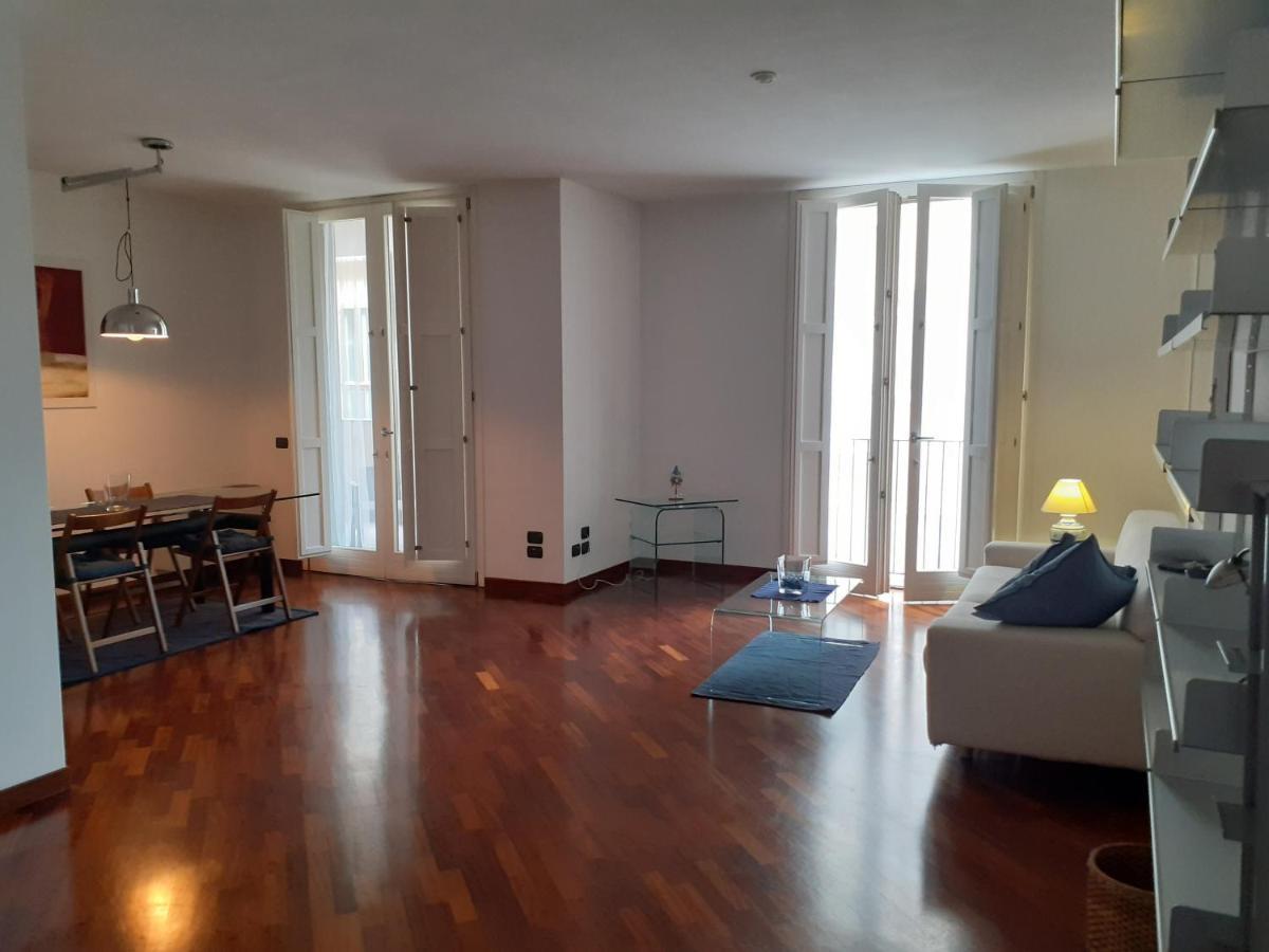 Olimpia Apartment City Center Салерно Екстериор снимка