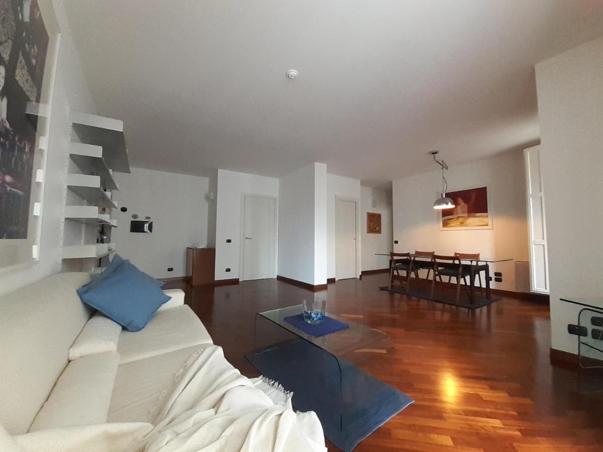 Olimpia Apartment City Center Салерно Екстериор снимка