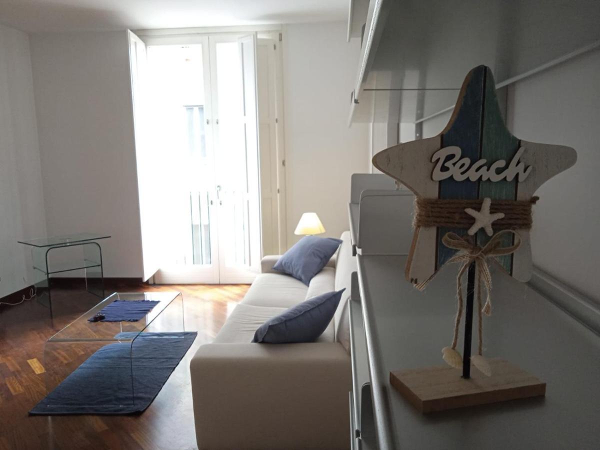 Olimpia Apartment City Center Салерно Екстериор снимка