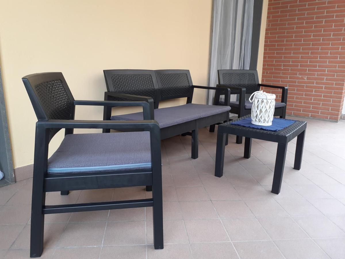Olimpia Apartment City Center Салерно Екстериор снимка