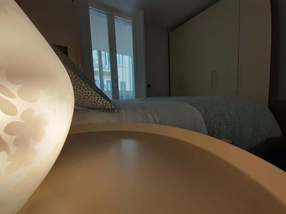 Olimpia Apartment City Center Салерно Екстериор снимка