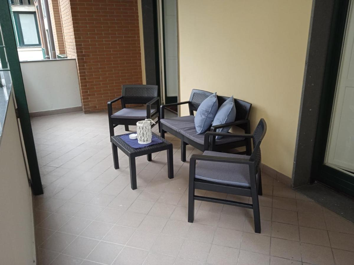 Olimpia Apartment City Center Салерно Екстериор снимка