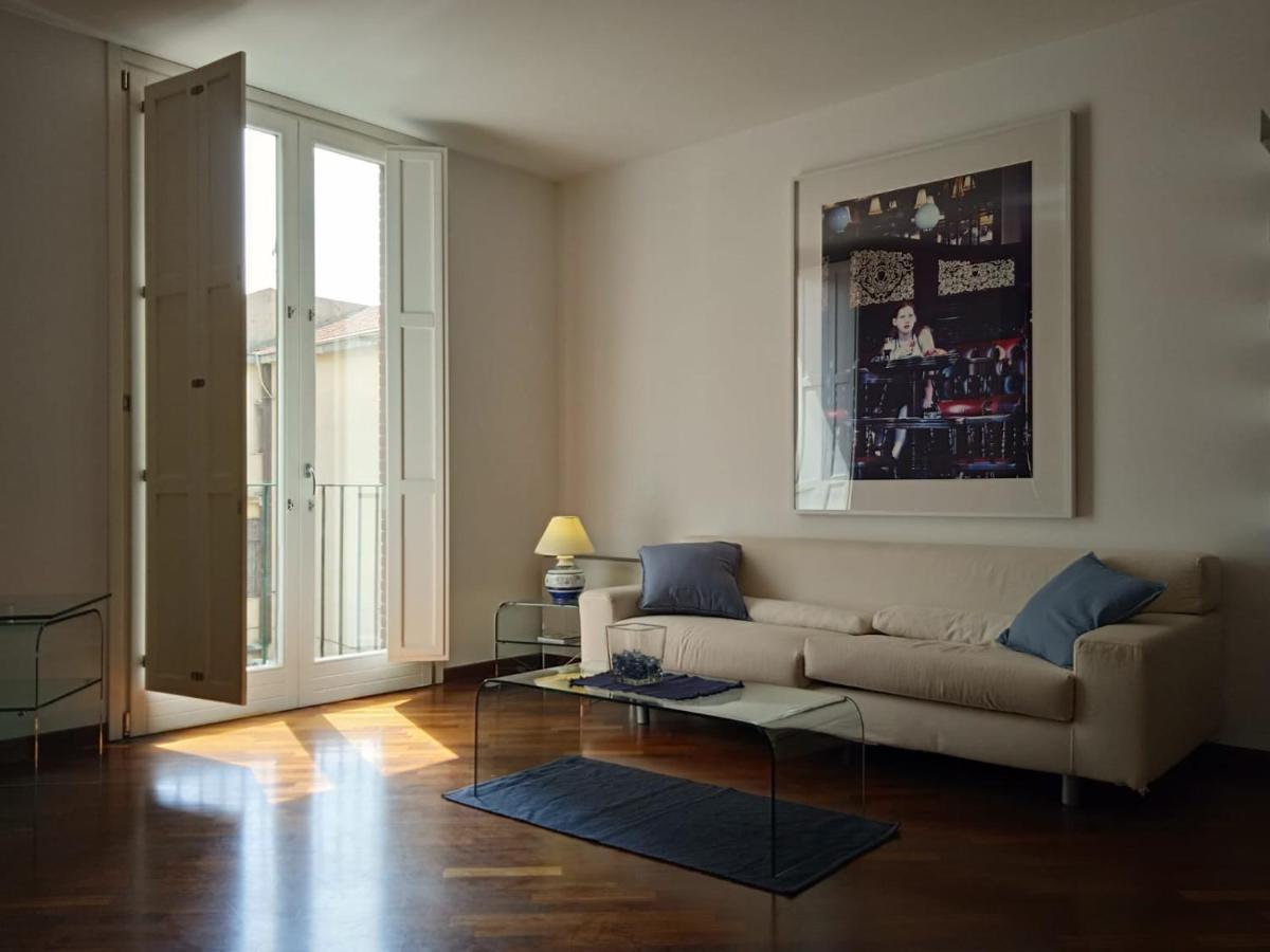 Olimpia Apartment City Center Салерно Екстериор снимка