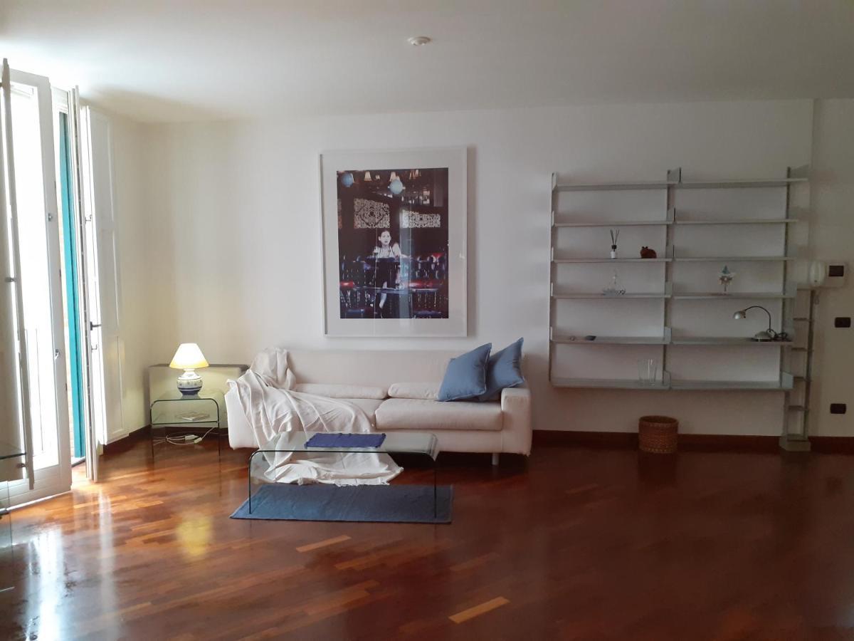 Olimpia Apartment City Center Салерно Екстериор снимка