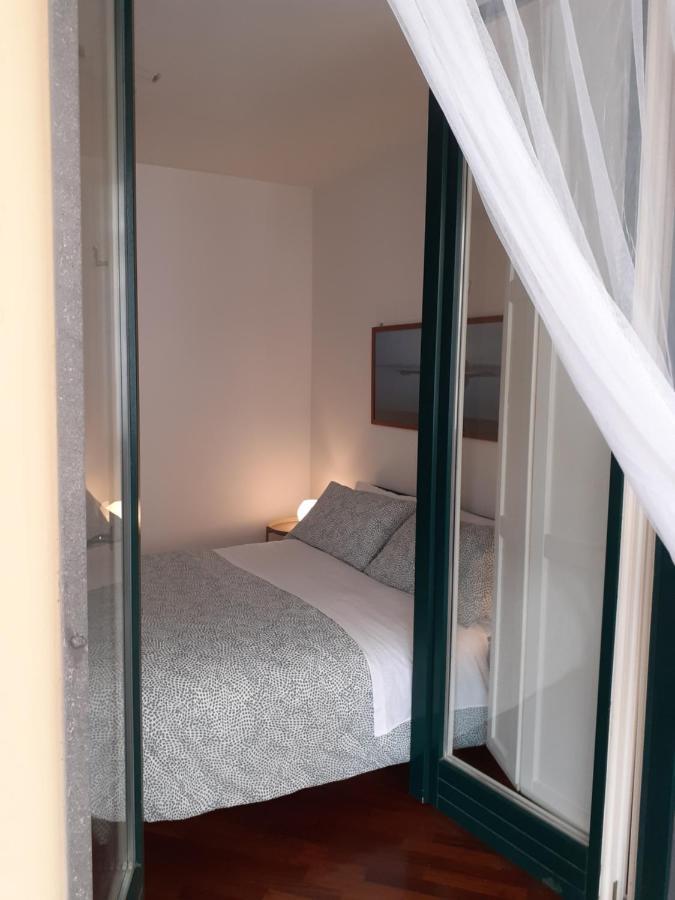Olimpia Apartment City Center Салерно Екстериор снимка