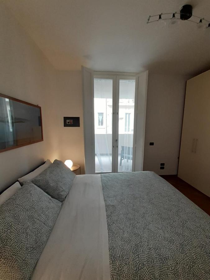 Olimpia Apartment City Center Салерно Екстериор снимка