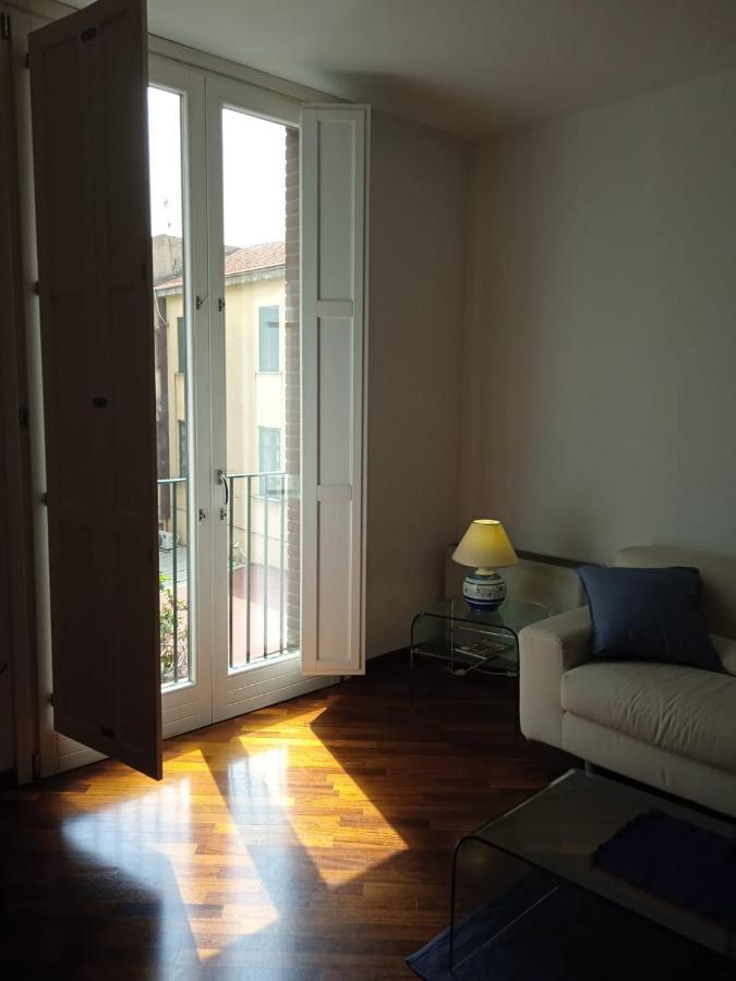 Olimpia Apartment City Center Салерно Екстериор снимка