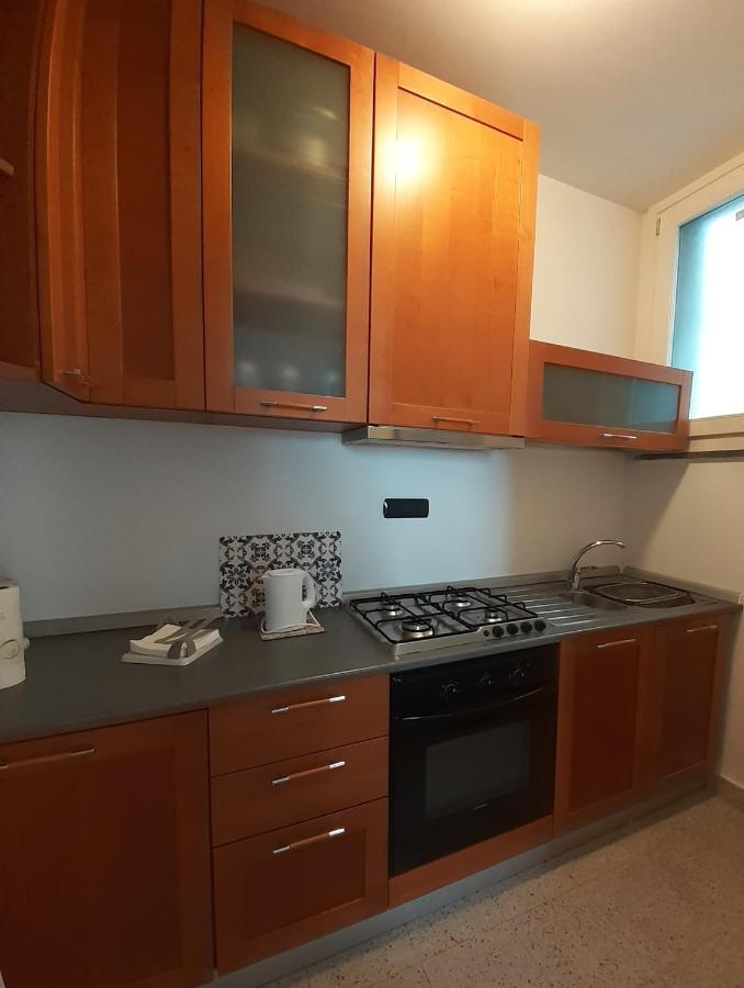 Olimpia Apartment City Center Салерно Екстериор снимка